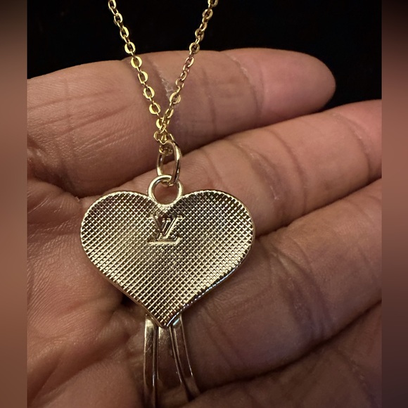 NEW LV White Enamel Heart Gold Plated Charm on Stainless Steel Chain - Picture 4 of 8